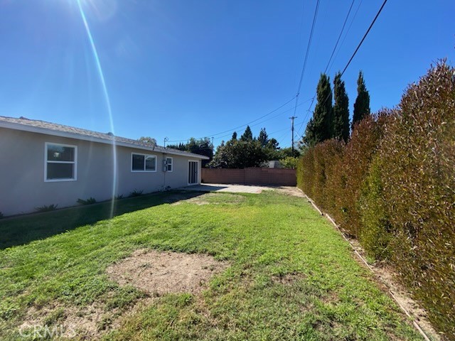 Detail Gallery Image 4 of 5 For 2345 Almond Ave, Orange,  CA 92868 - 3 Beds | 2 Baths