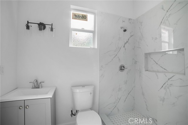 Detail Gallery Image 11 of 11 For 20536 Enadia Way, Winnetka,  CA 91306 - 3 Beds | 2 Baths