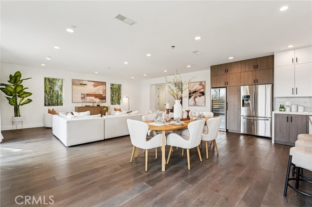 Detail Gallery Image 8 of 34 For 542 N Commonwealth Ave, Silver Lake Los Angeles,  CA 90004 - 3 Beds | 2/1 Baths