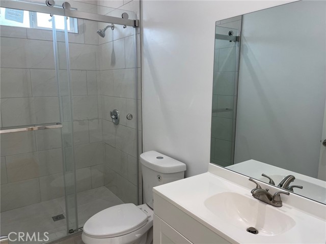 Detail Gallery Image 16 of 19 For 315 N Alvarado St #1/2,  Los Angeles,  CA 90026 - 4 Beds | 3 Baths
