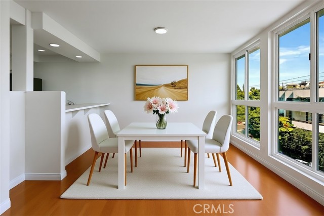 911 N Kings Road, West Hollywood CA: https://media.crmls.org/medias/5b8cc15c-0e94-4aef-b31b-1a658c6fdf12.jpg