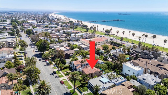 An ideal location! Close to Belmont Shore and downtown Long Beach