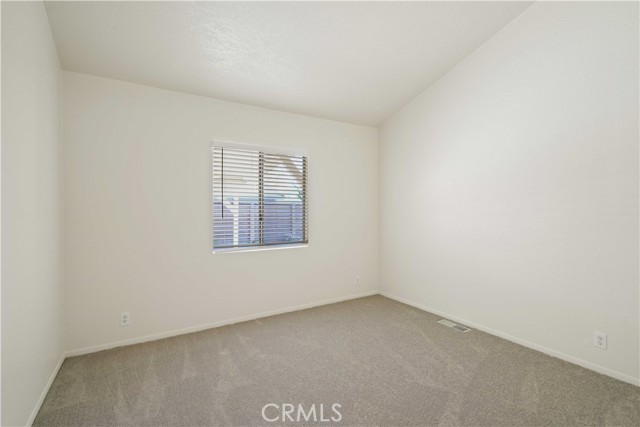 Detail Gallery Image 19 of 35 For 20240 Shadow Island Dr, Canyon Country,  CA 91351 - 3 Beds | 2 Baths