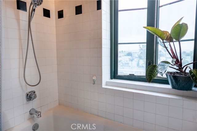 Detail Gallery Image 40 of 69 For 100 W 5th 6c,  Long Beach,  CA 90802 - 1 Beds | 1 Baths