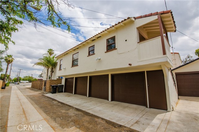 711 W 6th Street, Corona CA: https://media.crmls.org/medias/5b8dd266-f304-4cee-be10-940dc468d165.jpg