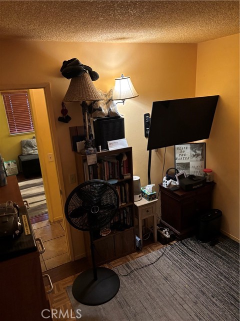 1065 Bascomb, Riverside CA: https://media.crmls.org/medias/5b8e1823-81b7-425c-9096-4b2dc9277722.jpg