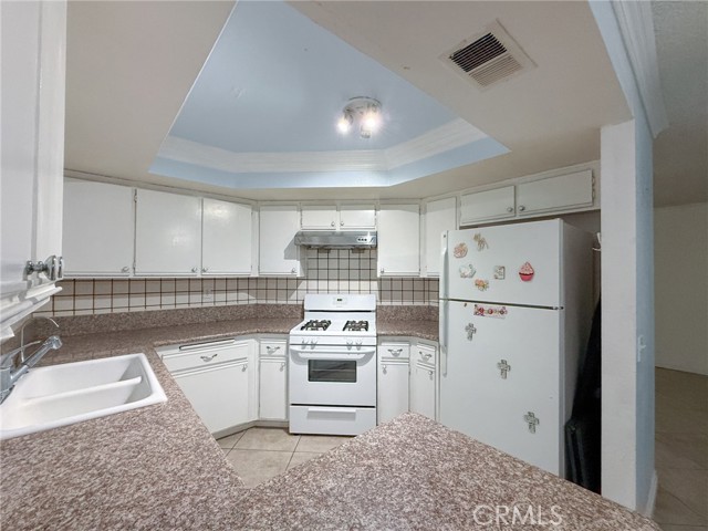 Detail Gallery Image 7 of 16 For 631 Park Shadow Ct, Baldwin Park,  CA 91706 - 2 Beds | 2 Baths