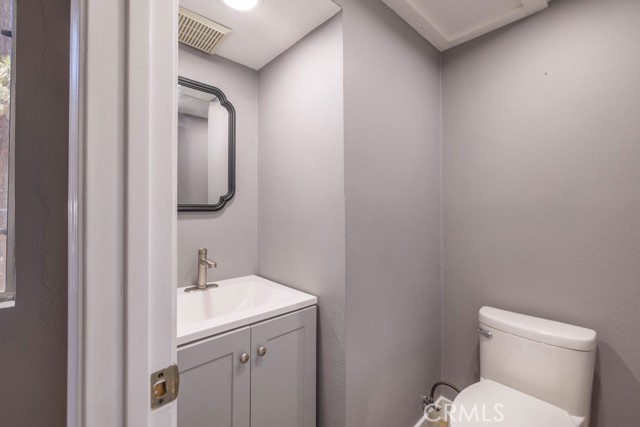 Detail Gallery Image 38 of 51 For 41941 Evergreen Dr, Big Bear Lake,  CA 92315 - 4 Beds | 4 Baths