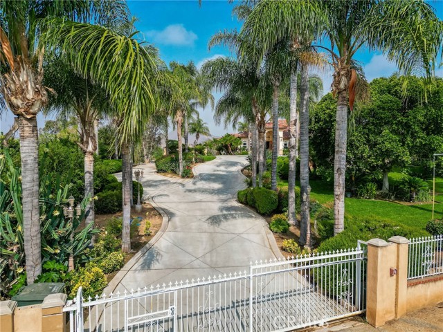 6116 Chadbourne Avenue, Riverside CA: https://media.crmls.org/medias/5b8f2a71-4fa3-4660-9a37-33bd1cddb4f0.jpg