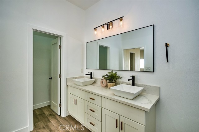 512 S Barranca Street, West Covina CA: https://media.crmls.org/medias/5b924fe6-1467-408d-b30e-fa575f1e02f1.jpg