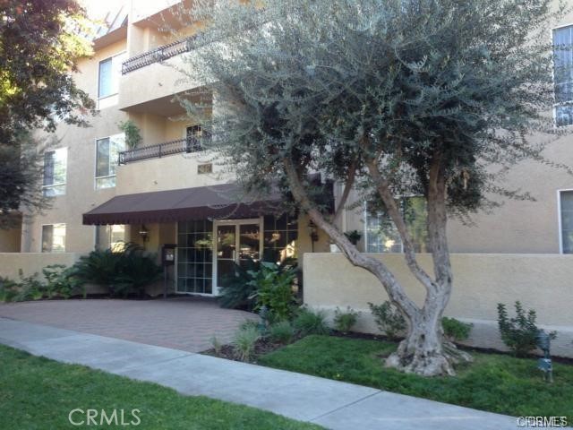 Detail Gallery Image 1 of 11 For 4647 Willis Ave #224,  Sherman Oaks,  CA 91403 - 2 Beds | 2 Baths