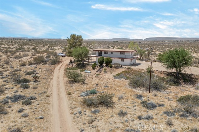 Detail Gallery Image 5 of 44 For 57955 Town Rd, Landers,  CA 92285 - 1 Beds | 2 Baths