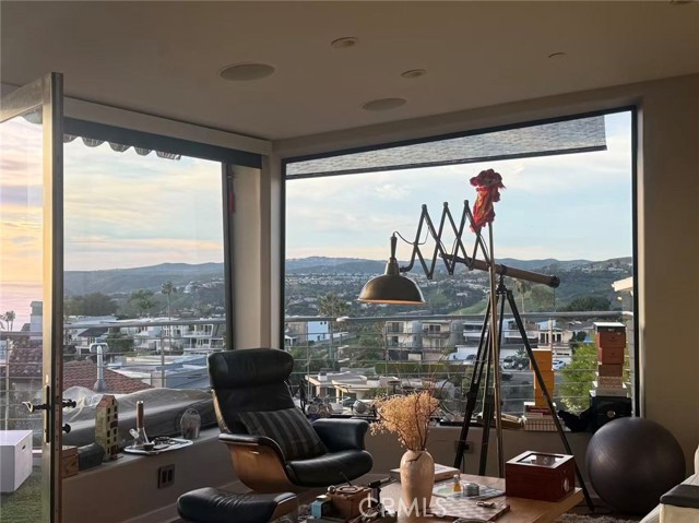 Detail Gallery Image 23 of 29 For 988 Acapulco, Laguna Beach,  CA 92651 - 4 Beds | 3/1 Baths