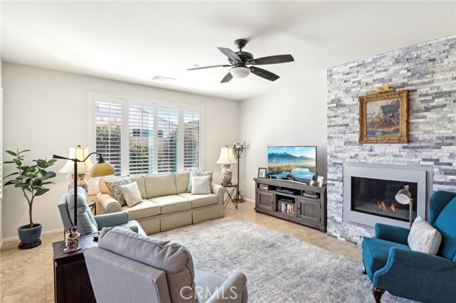 1340 Corte Alamonte, Hemet CA: https://media.crmls.org/medias/5b94af9a-9be1-4e06-9a49-aa49be11b33f.jpg