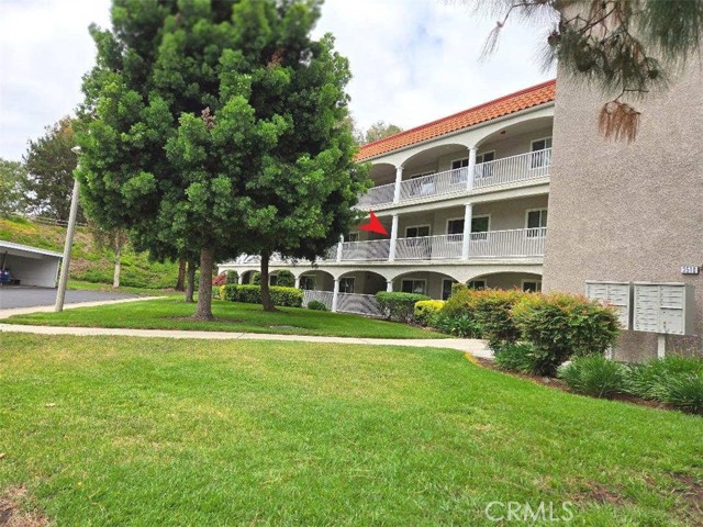 3510 Bahia Blanca W, Laguna Woods CA: https://media.crmls.org/medias/5b94e862-4e09-4112-8ce4-58a1d054f1e2.jpg