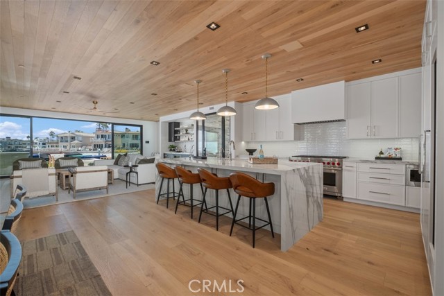 20 Balboa Coves, Newport Beach CA: https://media.crmls.org/medias/5b952cf4-c4bb-4d48-9306-01f9b8142af4.jpg