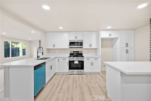 Detail Gallery Image 10 of 31 For 17551 Holden, Perris,  CA 92570 - 4 Beds | 2 Baths