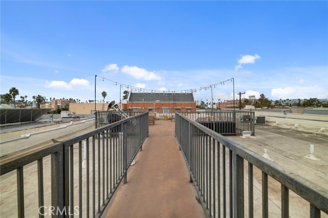 Detail Gallery Image 28 of 39 For 211 S Berendo St #3,  Los Angeles,  CA 90004 - 1 Beds | 1 Baths