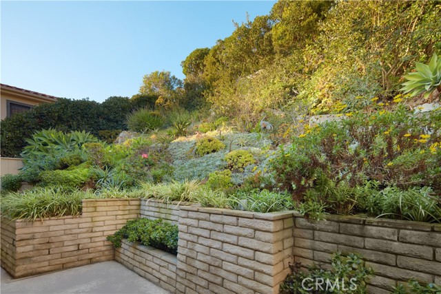 Detail Gallery Image 30 of 33 For 3024 Breakers Dr, Corona Del Mar,  CA 92625 - 7 Beds | 5/1 Baths