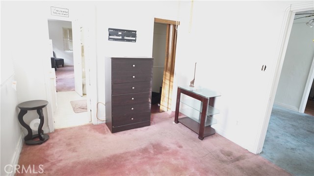 214 E 92nd, Los Angeles CA: https://media.crmls.org/medias/5b95ee70-014b-413f-a5e7-d8c96e530370.jpg