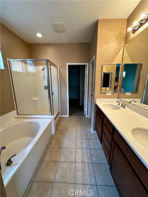 11500 Park Trails Street, Riverside CA: https://media.crmls.org/medias/5b967cc5-90c6-4ffe-b8d6-7d519779369e.jpg