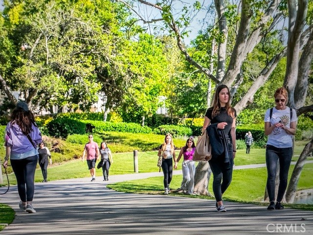 2 Via Pariente, Rancho Santa Margarita CA: https://media.crmls.org/medias/5b974a8b-7d26-43fa-a574-21888d840297.jpg