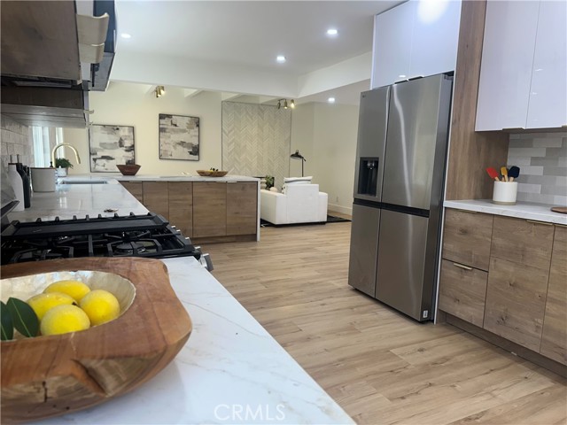 8043 Hillandale Drive, San Diego CA: https://media.crmls.org/medias/5b97805d-d9a8-4020-969e-2d44bc7a76e0.jpg