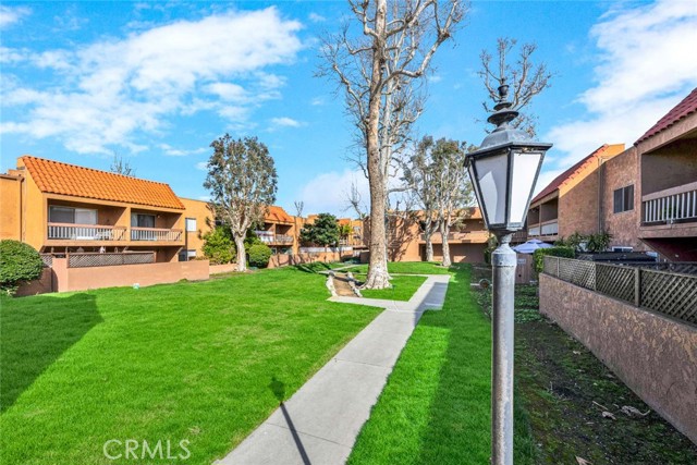 6600 Warner Avenue, Huntington Beach CA: https://media.crmls.org/medias/5b9799a0-d81a-4997-9343-7ae66736dc93.jpg