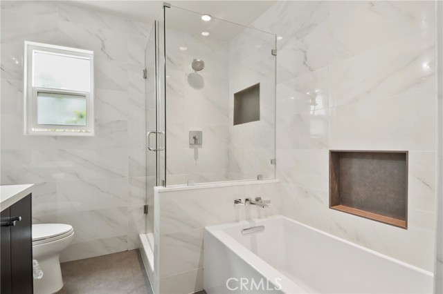 15 Medlar, Irvine CA: https://media.crmls.org/medias/5b97bffb-9705-4180-b114-6391b7035cfc.jpg