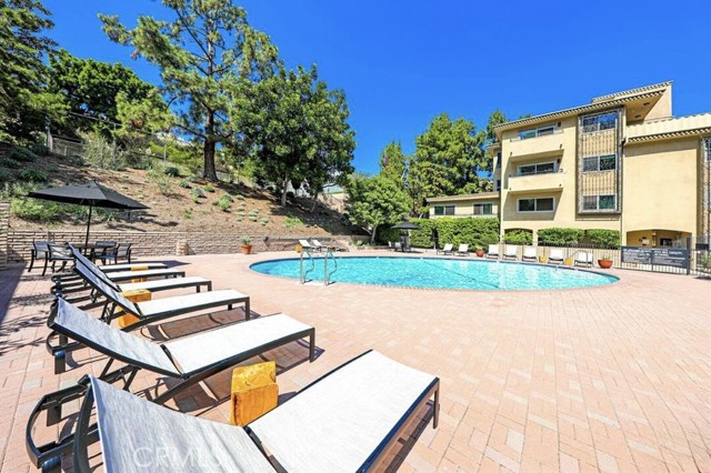 Detail Gallery Image 22 of 27 For 6702 Hillpark Dr #308,  Los Angeles,  CA 90068 - 2 Beds | 2 Baths