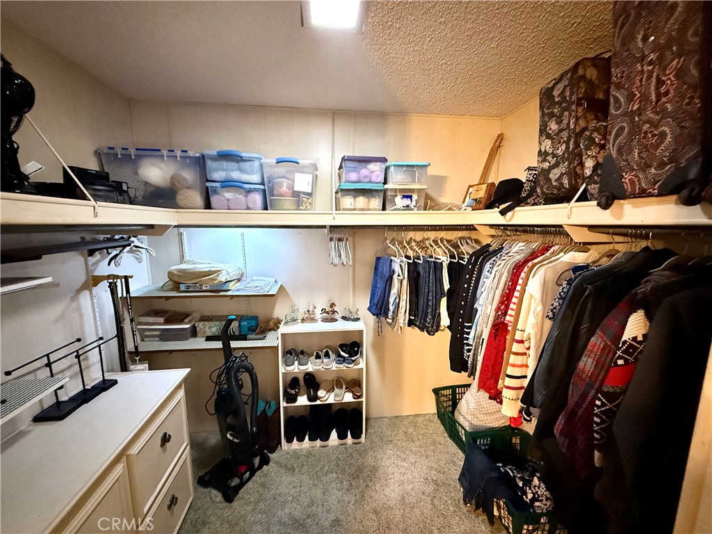 https://media.crmls.org/medias/5b981829-e7a7-408c-ad1f-741bc190bd4b.jpg?preset=X-Large