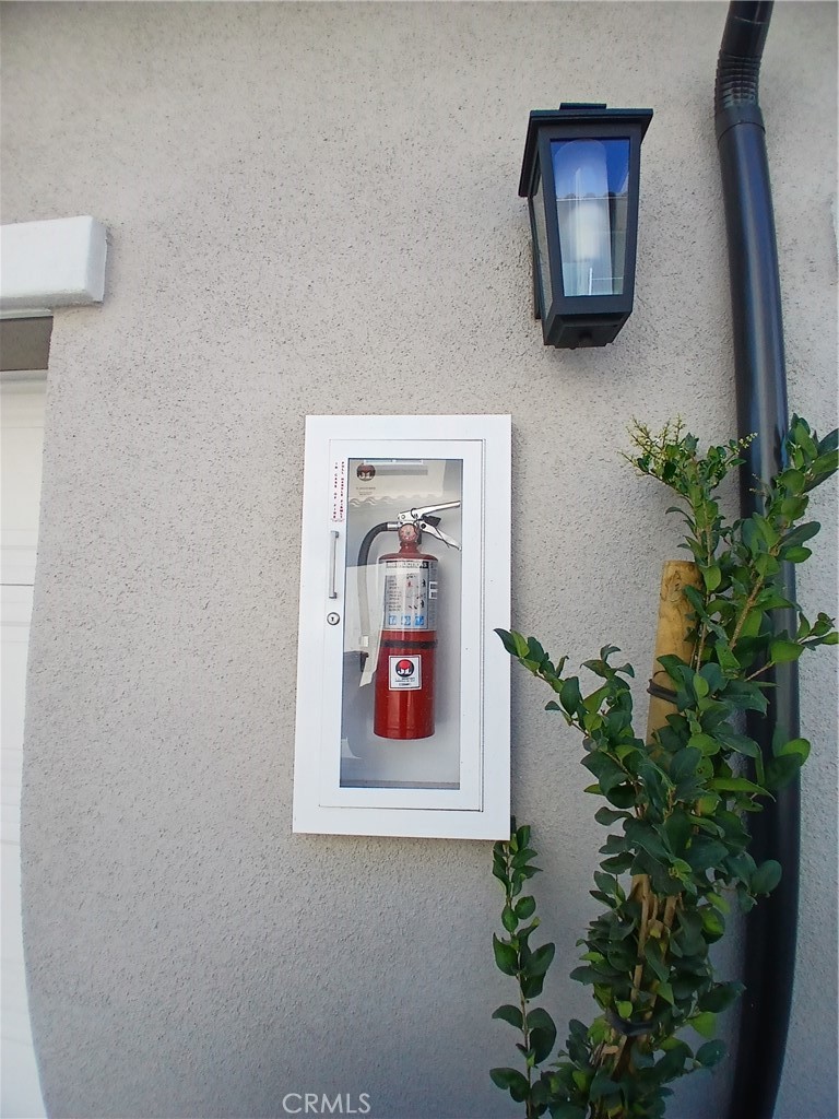 https://media.crmls.org/medias/5b98530b-6bb5-4dcc-9b11-19da61652b75.jpg?preset=X-Large