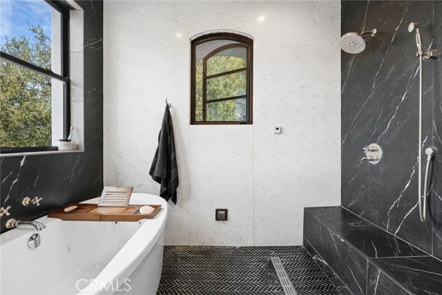 Detail Gallery Image 53 of 74 For 25 Golden Eagle, Irvine,  CA 92603 - 6 Beds | 6/1 Baths