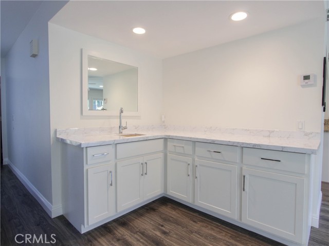 835 Amigos Way, Newport Beach CA: https://media.crmls.org/medias/5b988d88-5492-4491-89ff-095e8998edd9.jpg