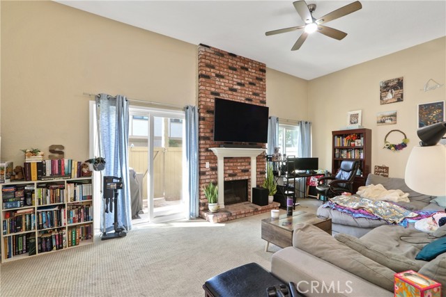 Detail Gallery Image 5 of 32 For 2000 W Palmyra Apt 29, Orange,  CA 92868 - 3 Beds | 2/1 Baths