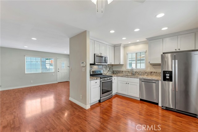 Detail Gallery Image 7 of 25 For 605 20th St #C,  Huntington Beach,  CA 92648 - 2 Beds | 1/1 Baths