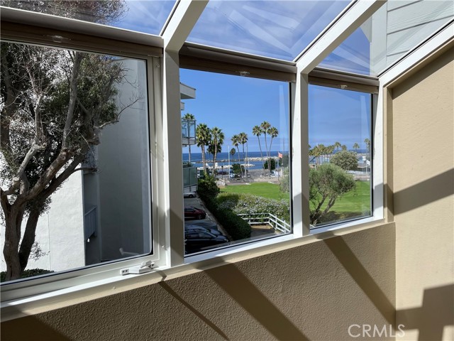 250 The Village, Redondo Beach CA: https://media.crmls.org/medias/5b996323-d247-4844-8fbd-1345ed7b73d6.jpg