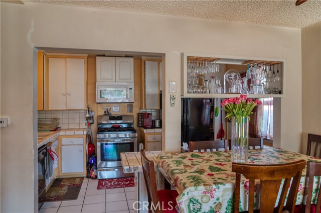 Detail Gallery Image 15 of 21 For 17048 Germain St, Granada Hills,  CA 91344 - 4 Beds | 2 Baths