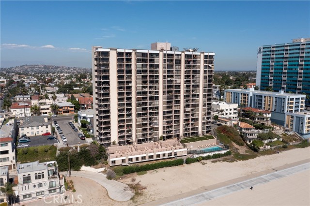 1750 E Ocean Boulevard, Long Beach CA: https://media.crmls.org/medias/5b9b6593-443e-40ce-b9fd-2815ff097404.jpg