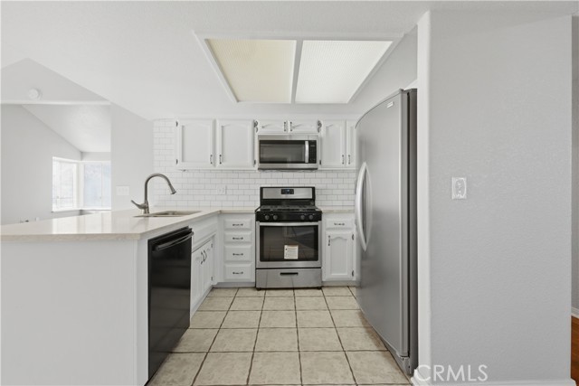 Detail Gallery Image 8 of 32 For 21601 Adler, California City,  CA 93505 - 3 Beds | 2 Baths