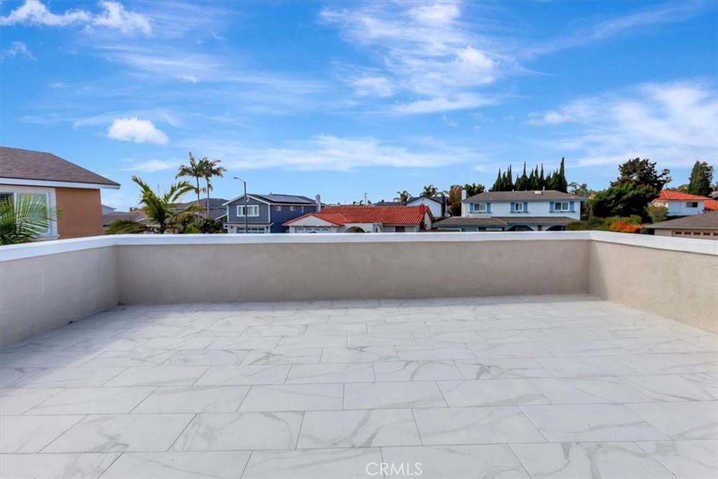 https://media.crmls.org/medias/5b9cce3c-a18b-4f51-beed-0d8d7e9651cd.jpg?preset=X-Large