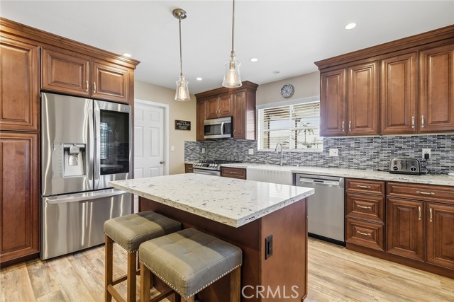 Detail Gallery Image 4 of 27 For 2168 Benito, Camarillo,  CA 93010 - 4 Beds | 3 Baths