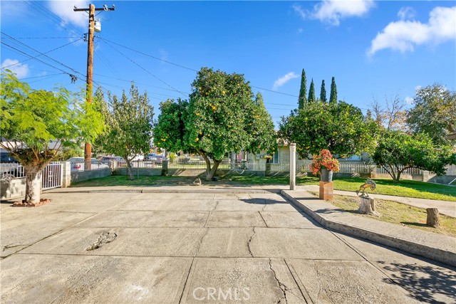 Detail Gallery Image 3 of 29 For 231 W 24th St, San Bernardino,  CA 92405 - 2 Beds | 1/1 Baths