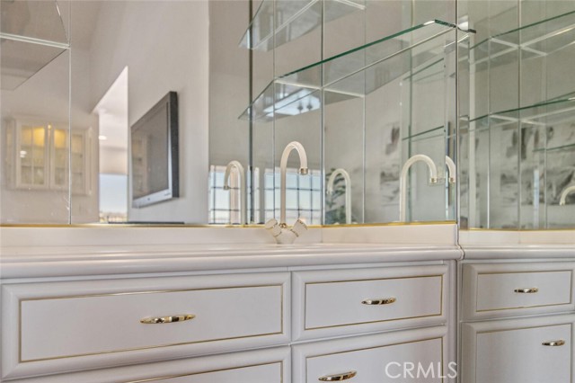 2039 Channelford Road, Westlake Village CA: https://media.crmls.org/medias/5b9e4535-b9ae-4bdd-b737-eea3f03fc214.jpg