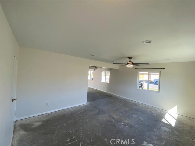 Detail Gallery Image 4 of 31 For 12045 Bayless St, Moreno Valley,  CA 92557 - 3 Beds | 2 Baths