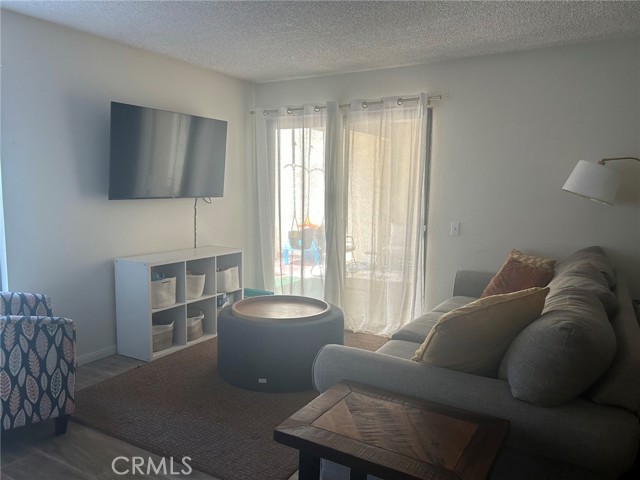4831 Lago Drive, Huntington Beach CA: https://media.crmls.org/medias/5b9e5792-4073-4705-894b-69ce6f8f3134.jpg