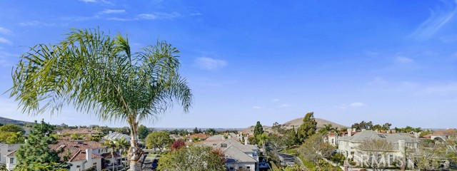 Detail Gallery Image 1 of 20 For 11 Pemberly, Irvine,  CA 92603 - 4 Beds | 4/1 Baths