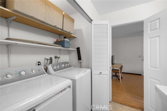 1820 N Avon Street, Burbank CA: https://media.crmls.org/medias/5b9f1ab8-6d47-4d40-ad1c-53ce68d467a9.jpg