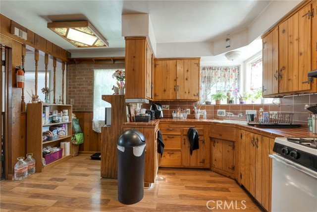 6232 Riverton Avenue, North Hollywood CA: https://media.crmls.org/medias/5b9f9250-00d1-4207-9b6c-d55f80cdf0cd.jpg
