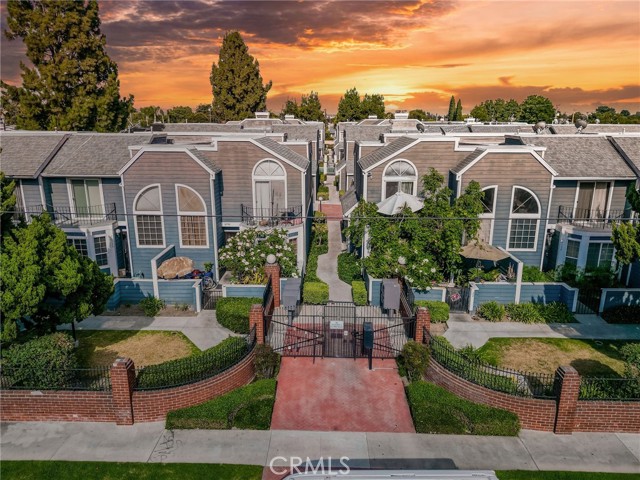 14738 Pioneer Boulevard, Norwalk CA: https://media.crmls.org/medias/5b9fdf7b-f5b2-48cb-b7d2-38064b46b039.jpg